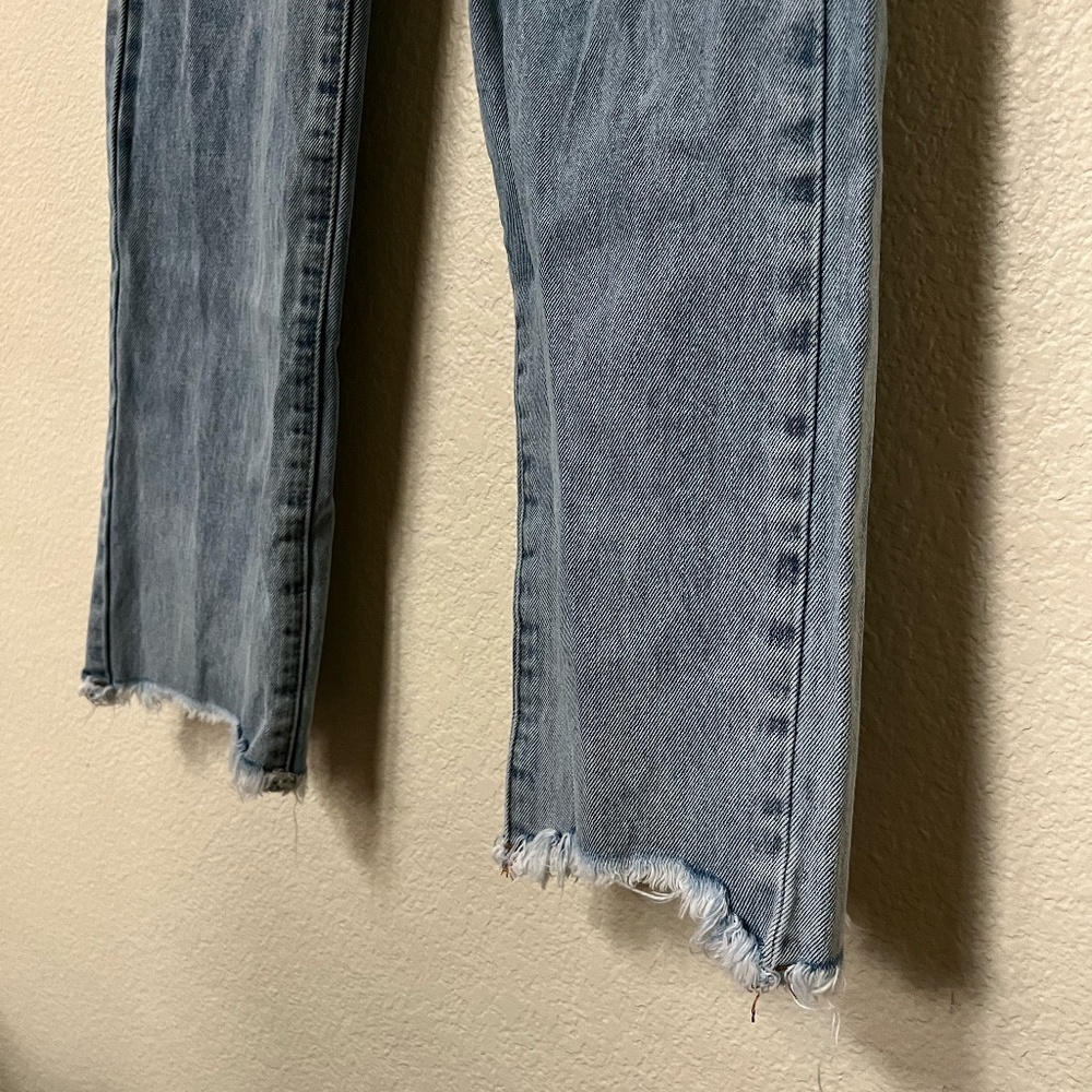 SUPERDOWN x REVOLVE | Straight Leg Marilyn Frayed Hem Jean Medium Wash | Size 28 - Picture 7 of 9